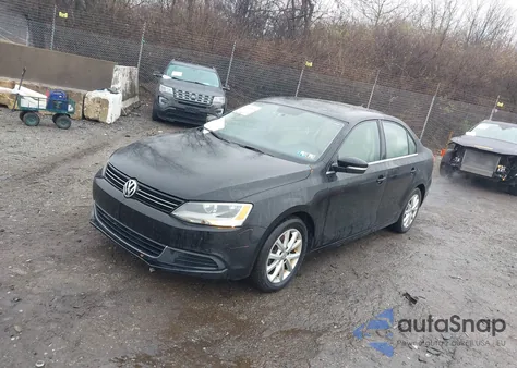 2014 Volkswagen Jetta 1.8T Se z USA, uszkodzony, nr VIN 3VWD17AJ4EM319286